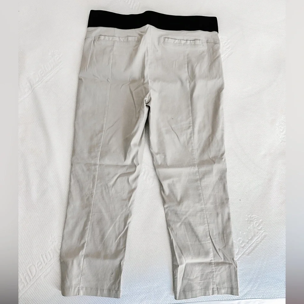 Simply Vera Vera Wang Stretch Cropped Pants, size M - Picture 2 of 4